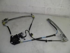 RIGHT – Front Electric Window Motor and Mechanism – Alfa Romeo GT 2002-2010