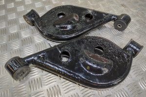 Rear Spring Pan Mounts Left and Right REFURBISHED with Poly Bushes – Alfa Romeo 916 GTV Spider 1995-2005