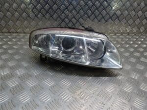 RIGHT – Gas Xenon Headlight (Left Hand Drive) – Alfa Romeo GT 2000-2010