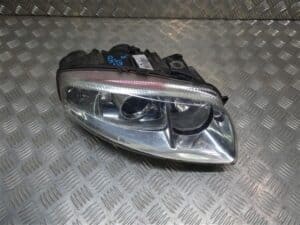 RIGHT – Gas Xenon Headlight (Left Hand Drive) – Alfa Romeo GT 2000-2010