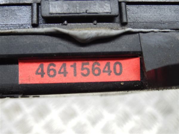 Engine Fusebox - Alfa Romeo 916 GTV Spider 1994-1997 - immagine 5