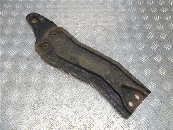 LEFT - Front Subframe Mount Bracket Support 3.0 3.2 V6 - Alfa Romeo 916 GTV Spider 1995-2005 - Image 3