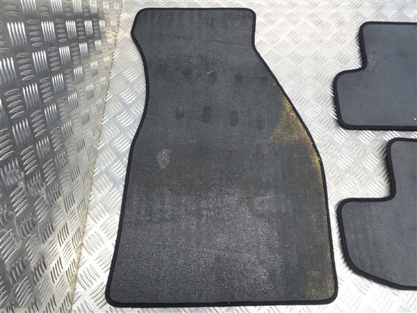 Black Floor Mats - Alfa Romeo 916 GTV 1995-2005 - Image 8