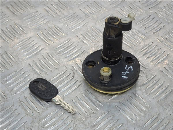 Rear Boot Lock with Key- Alfa Romeo 145 146 1994-2001 - immagine 3