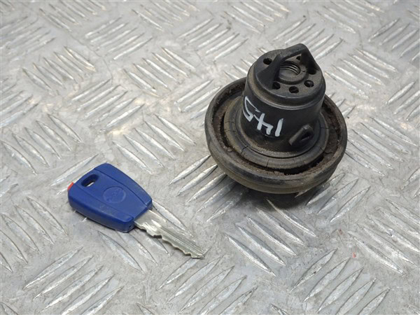 Lockable Fuel Cap with Key- Alfa Romeo 145 146 1994-2001 - Image 3