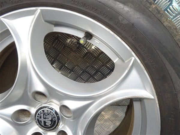 17 inch Horseshoe Alloy Wheels with Tyres 5x110 - Alfa Romeo 159 Brera Spider - Image 3