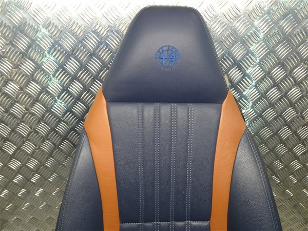 Blue and Tobacco Leather Seats Front and Rear - Alfa Romeo 939 Brera Spider 2005-2012 – Image 28