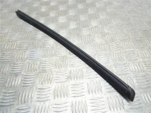 RIGHT – B Post Door Seal – Alfa Romeo 916 GTV Spider 1995-2005