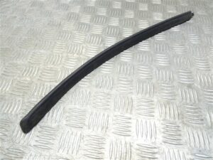LEFT – B Post Door Seal – Alfa Romeo 916 GTV Spider 1995-2005