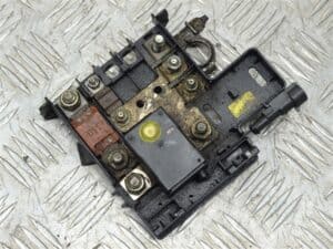 Positive Battery Mount Clamp Fuse with Cover 2.4 2.0 JTDm 2.2 JTS 3.2 V6 – Alfa Romeo 159 Brera Spider 2005-2012